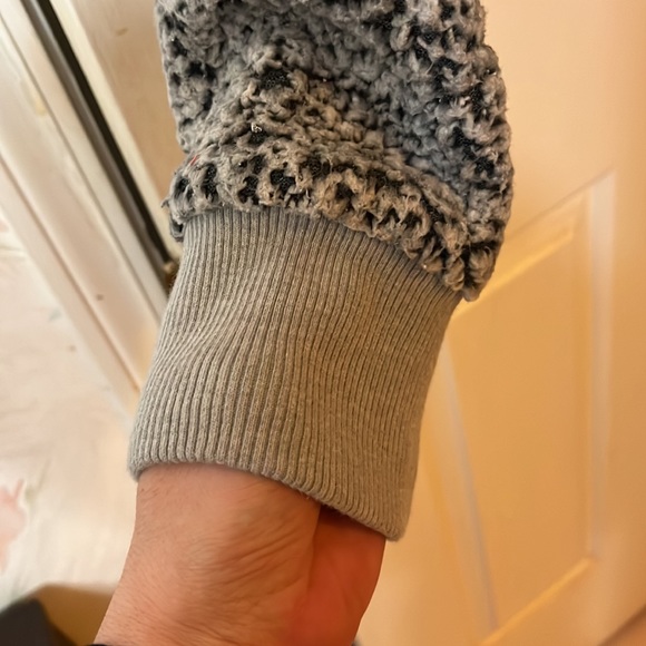 VS Pink sherpa sweater. - Picture 4 of 6